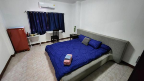 Comfy and Spacious room, close to the Royal Park Rajapruek
